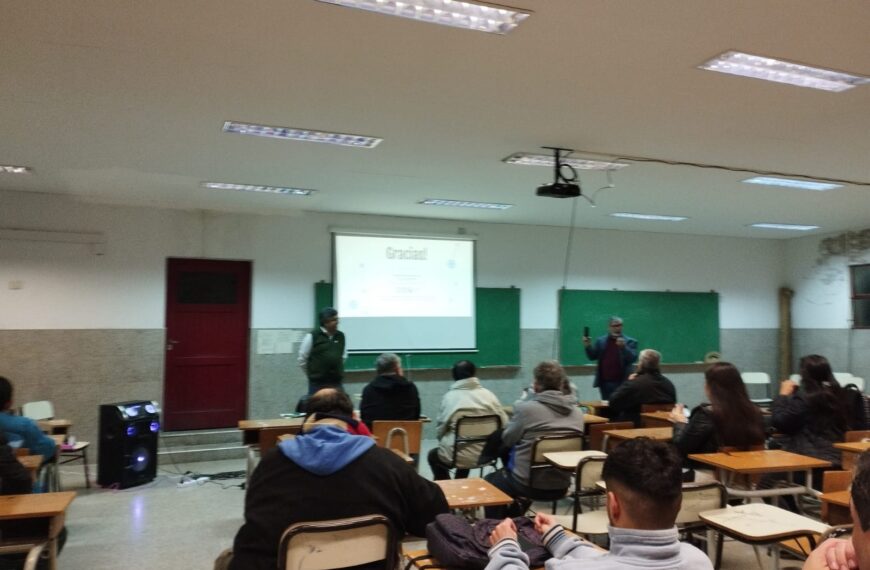 Celebrando 100 Años del Instituto Técnico de la UNT: Taller de «IA Nuestra Aliada en el Aula»